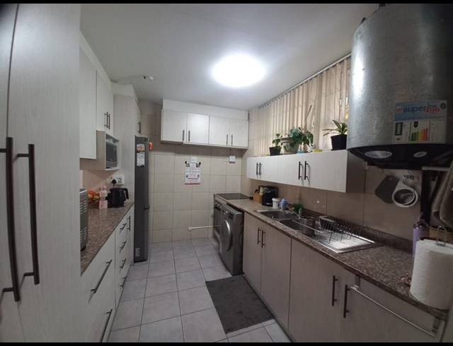 2 BEDROOM APARTMENT FOR SALE IN MALVERN